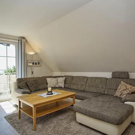 Haus Inselblick: Seaside Retreat With Ocean Views And Access Goehren (Ruegen)