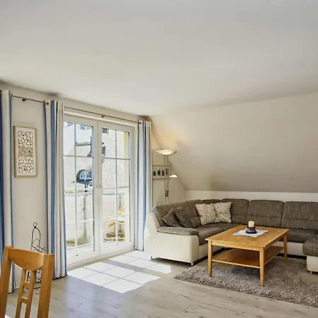 Nah Am Meer, Meerblick, Gratis Nutzung Vom Ahoi Erlebnisbad Und Sauna In Sellin - Haus Inselblick 03