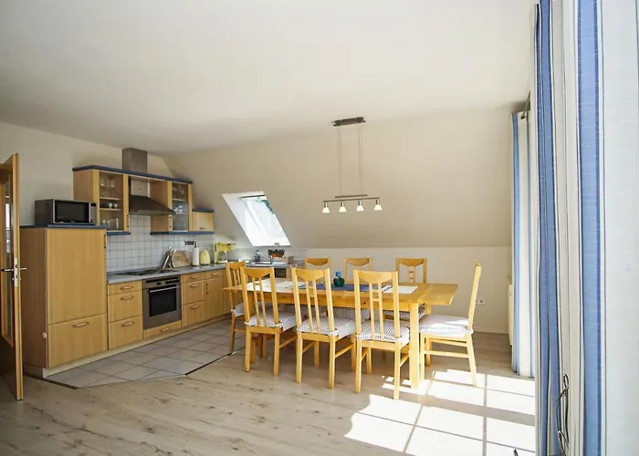 Nah Am Meer, Meerblick, Gratis Nutzung Vom Ahoi Erlebnisbad Und Sauna In Sellin - Haus Inselblick 03