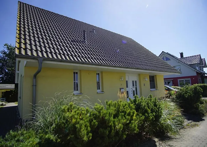 Nah Am Meer, Meerblick, Gratis Nutzung Vom Ahoi Erlebnisbad Und Sauna In Sellin - Haus Inselblick 03 *
