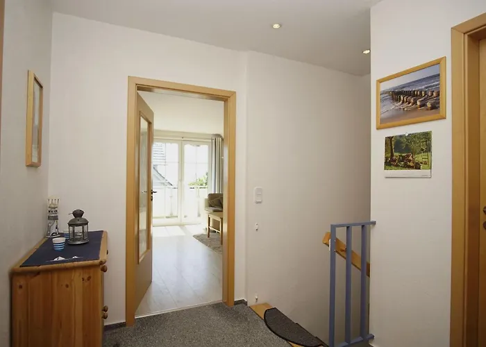 Appartement Nah Am Meer, Meerblick, Gratis Nutzung Vom Ahoi Erlebnisbad Und Sauna In Sellin - Haus Inselblick 03